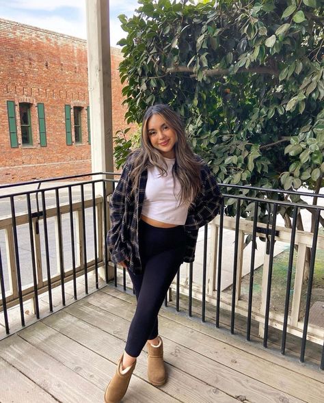 BEARPAW Student Ambassador @_jaacquelinnee shows us that you can never go wrong with cute boots and a warm flannel 👢🐻🐾 Shop Alyssa: www.bearpaw.com #LiveLifeComfortably #BearpawStyle Bear Paw Boots Outfit, Bear Paw Slippers Outfit, Bearpaw Boots Outfit, Outfits With Bearpaw Boots, Flannel Shop, Bear Paw Shorty Boot Outfit, Bearpaw Alyssa Boots Outfit, Bearpaw Shorty Boots Outfit, Bear Paw Boots