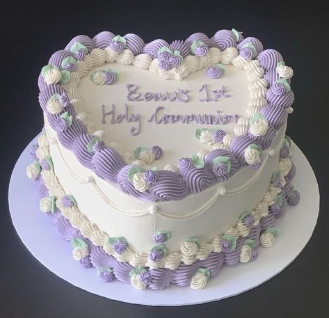 Happy Bday Cake, 100 Cupcakes, Cake For Wedding, Decorating For Beginners, Purple Cakes Birthday, Designer Cake, Heart Shaped Cake, Vintage Birthday Cakes, Cake Decorating For Beginners