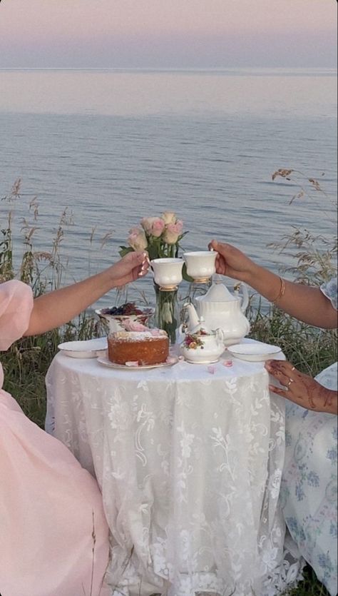 Tea Time Aesthetic, Tea Party Aesthetic, Tea Party Picnic, Fairy Tea Parties, 40k Followers, Romantic Academia, Party Photoshoot, Party Aesthetic, Vintage Tea Party