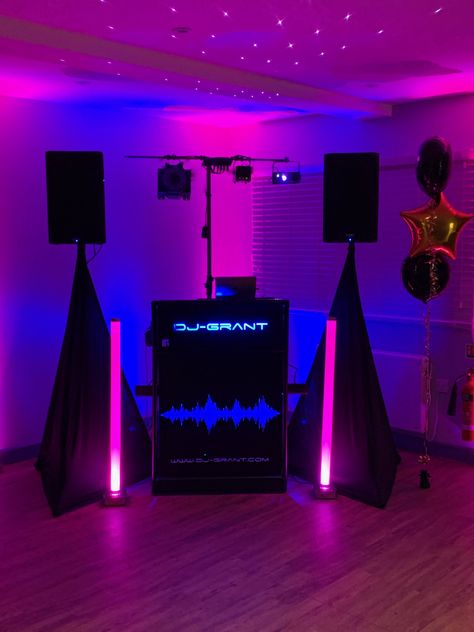 Dj Images Dj Booth, Tv Setup, Dj Light, Professional Dj, Dj Setup, Dj Images, Dj Set, Dj Booth, Light Bars