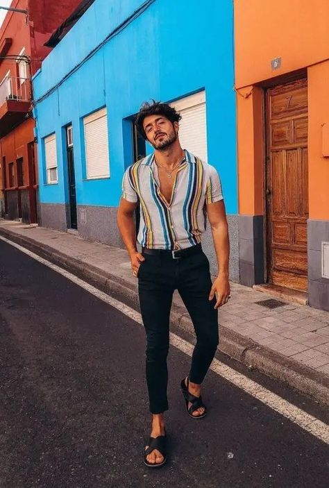 Top men’s summer styles of 2024: Beach and street chic 74 ideas Love Island Outfits Men, Miami Outfits Men, Mexico Photoshoot, Vacation Outfits Men, Holiday Outfit Ideas, Checkered Trousers, Men's Streetwear, Ibiza Outfits, Ibiza Spain