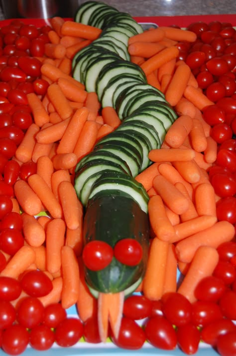 "The Great Devourer" veggie tray. Wild Kratts Birthday Party, Wild Kratts Party, Horror Themed Party, Snake Birthday, Snake Party, Ninjago Birthday Party, Zoo Birthday Party, Reptile Party, Ninjago Birthday