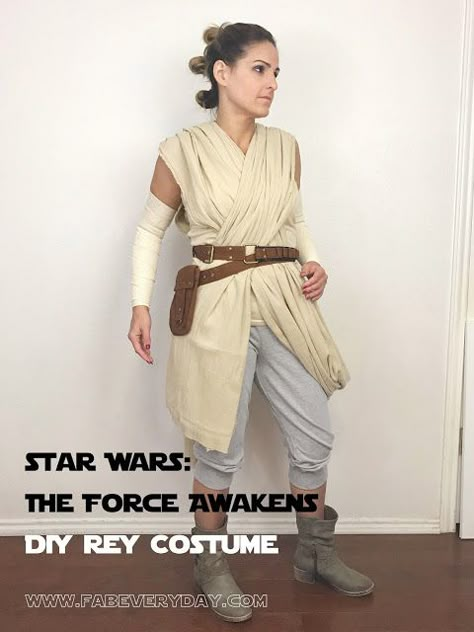 Rey Halloween Costume Diy, Diy Rey Costume Women, Kylo Ren And Rey Costume, Ray Costume Star Wars, Diy Rey Costume Star Wars, Starwars Costumes Women, Diy Star Wars Costume, Rey Costume Diy, Star Wars Women Costume