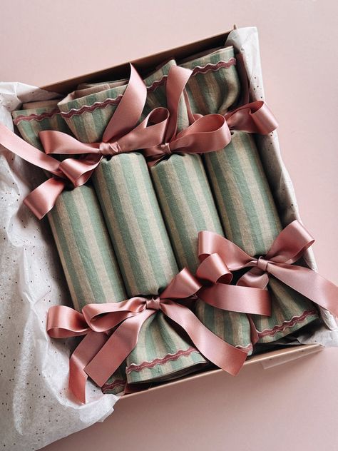 Fabric Gift Wrap, Picnic Birthday, Liberty Of London Fabric, Heirloom Gifts, Eco Fabric, Christmas Crackers, Christmas Packaging, Ric Rac, Pink Linen