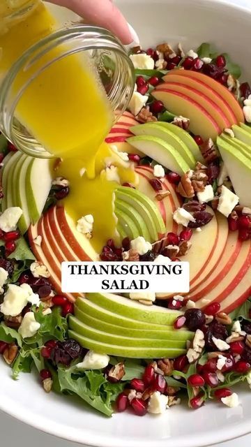 Pear Dressing, Apple Cider Dressing, Cider Dressing, Thanksgiving Salad, Fresh Salad Recipes, Healthy Thanksgiving, Inflammatory Diet, Best Salad Recipes, Spring Mix