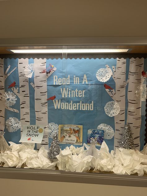 Winter Display School, Winter Themed Library Bulletin Boards, Winter Library Book Displays, December School Bulletin Boards, Library Winter Bulletin Board Ideas, Winter Wonderland Book Fair, Winter Library Display Ideas, Winter Wonderland Library, Library Winter Displays