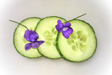 Cucumber Vegetables, #Vegetables, #Cucumber Cucumber For Skin, Cucumber Health Benefits, Cucumber Vegetable, Facial For Oily Skin, Natural Facial Mask, Cucumber Benefits, Water Health Benefits, Homemade Facial Mask, Cucumber Water