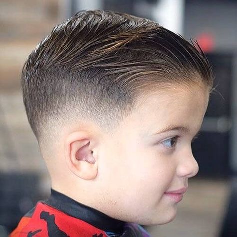 Among all the variety we have available, #comb #over with #undercut makes the #trend look these days. So, let’s start our list with this #particular #hairdo. Kid Boy Haircuts, Popular Boys Haircuts, Boys Fade Haircut, Kids Hairstyles Boys, Boys Haircut Styles, Baby Haircut, Comb Over Haircut, Toddler Haircuts