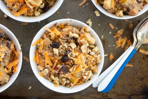 Apple Walnut Steel Cut Breakfast Oats are packed with apples, carrots, raisins, spices, + walnuts, Sugar-free, whole grain, and wholesome! Mind Diet Breakfast, Mind Diet Recipes, Spiced Walnuts, Good Brain Food, Breakfast Oats, Healthy Oatmeal Recipes, Mind Diet, Shredded Carrots, Meat Free Recipes