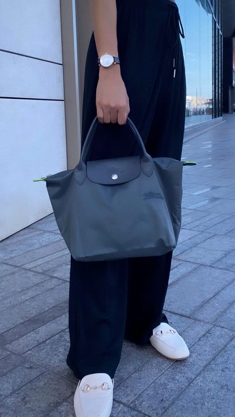 Leather Longchamp Bag, Longchamp Xs Bag, Small Longchamp Le Pliage Outfit, Longchamp Small Bag, Long Champ Le Pliage Outfits, Longchamp Backpack Outfit, Le Pliage Longchamp Outfit, Long Champ Bag Outfit, Le Pliage Outfit