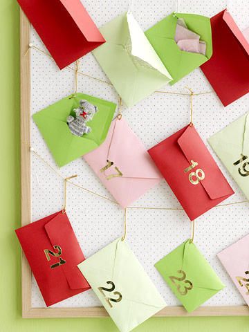 Create a super-simple Advent calendar from a pegboard, colored envelopes, and number stickers. Fill envelopes with holiday messages, candy, or small gifts and seal with number stickers. Attach the envelopes to the small lengths of twine. Tie the envelopes to large pieces of twine stretched across the width of the pegboard. Natal, Advent Envelopes, Kids Presents, Printable Advent Calendar, Birthday Wishes For Boyfriend, Cardboard Box Crafts, Holiday Wall Decor, Diy Advent Calendar, Diy For Men