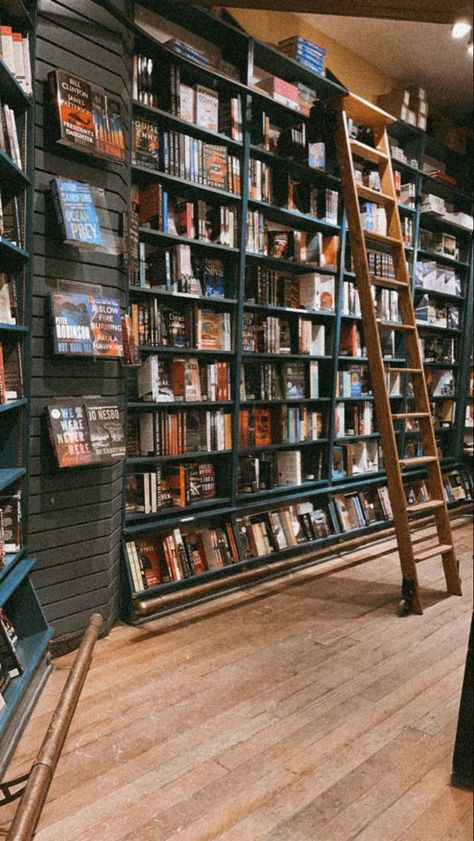 Small Book Shop Design, Small Book Shop Aesthetic, Small Bookshop Aesthetic, Coffee Shop With Library, Book Store Cafe Aesthetic, Bookshop Cafe Design, Coffee Book Shop Design, Local Bookstore Aesthetic, Small Book Store Ideas