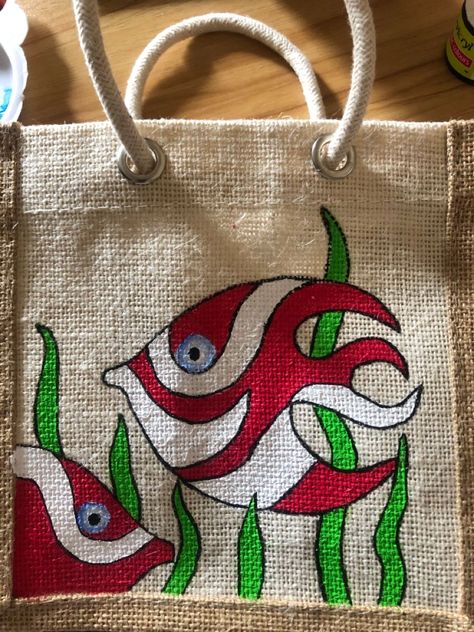 Fabric Painting Bag Ideas, Hand Painted Canvas Bags, Jute Bag Painting Ideas, Canvas Bag Painting Ideas, Fabric Bag Design, Hand Bags Ideas, Jute Bags Design, Painted Canvas Bags, Canvas Bag Diy