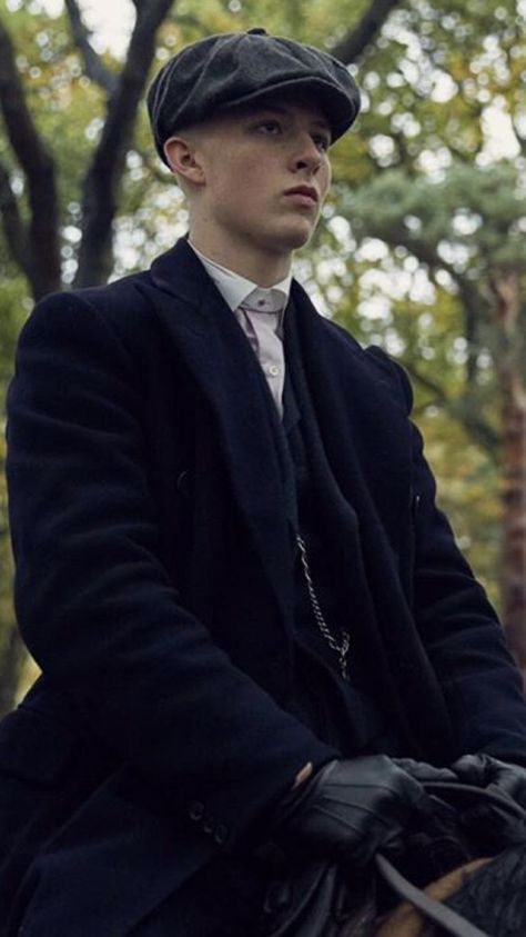 Finn Shelby Finn Shelby, Peaky Blinders Series, Steven Knight, Peaky Blinders Wallpaper, Joe Cole, My Escape, Strict Parents, Boardwalk Empire, Dress Gloves