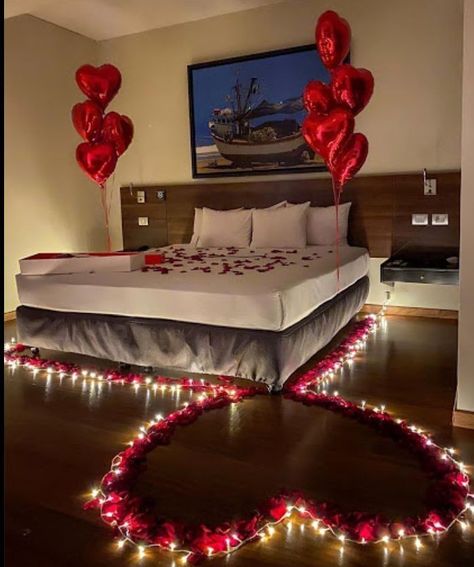 Romantic Hotel Rooms, Wedding Night Room Decorations, Romantic Room Surprise, Romantic Dinner Decoration, Romantic Valentines Day Ideas, Romantic Room Decoration, Wedding Room Decorations, Birthday Room Decorations, Day Room