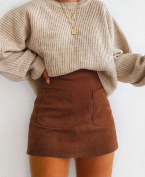 8c01a75941549a705cf7275e41b21f0ddesc52727075ri Skirt Outfit, Mode Inspo, 가을 패션, Fall Fashion Outfits, Mode Vintage, Fashion Mode, Girly Outfits, Mode Inspiration, Winter Fashion Outfits