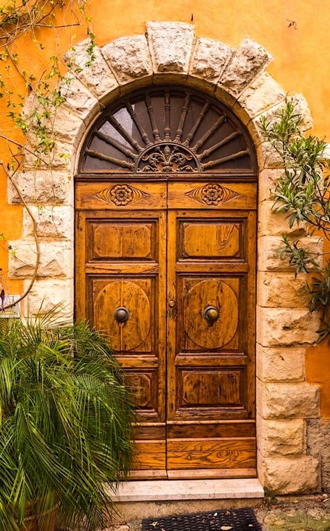 Beautiful Doors Italy, Grosseto Italy, Modern Door Design, New Door Design, Italy View, Italian Doors, Door Design Ideas, Lucas Lima, European Doors