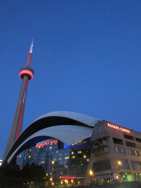 CNT and Skydome aka Rogers Centre Mlb Stadium, Mlb Stadiums, Rogers Centre, Stadium Design, Cn Tower, Mlb, Toronto, Tower, Statue