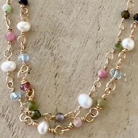 TINY GEMSTONE AND PEARL NECKLACE - MIRABELLE Pearls And Gemstones, Making Gemstone Jewelry, Wire Beaded Necklace, Pearl Necklace Ideas, Crystal World, Multi Coloured Necklaces, Natural Stone Earrings, The Beauty Of Nature, Gemstone Necklaces