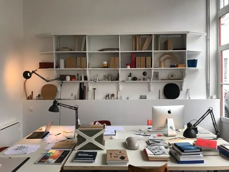 Minimalistic Desk Setup, Minimalistic Desk, Studio Workspace, Dream Office, Studio Office, Office Inspo, Studio Interior, Working Space, Work Spaces