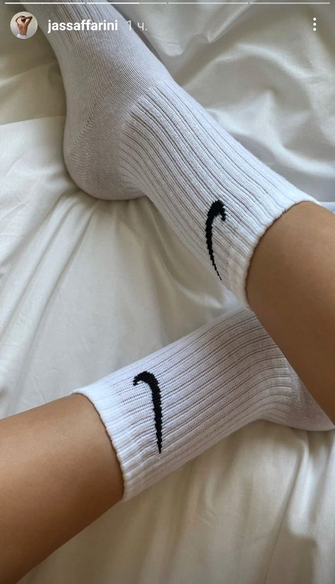 White Nike Socks Aesthetic, Long Socks Nike, Nike Socks Aesthetic Outfit, Nike Long Socks, Long Nike Socks, White Nike Socks Outfit, Long Socks Outfits, Nike White Socks, Nike Socks Aesthetic