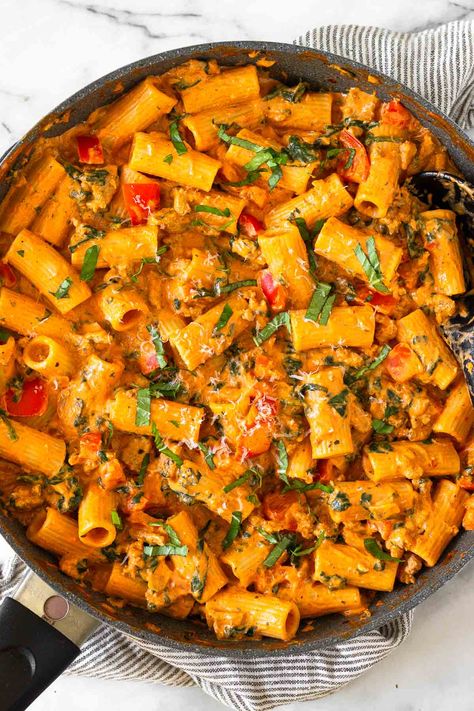 Creamy Cottage Cheese Pasta (High Protein) - Eat the Gains Essen, Sauce With Cottage Cheese, Pasta High Protein, Cottage Cheese Pasta, High Protein Pasta, Cheese Pasta Recipes, Turkey Pasta, Creamy Pasta Sauce, Cheese Sauce For Pasta