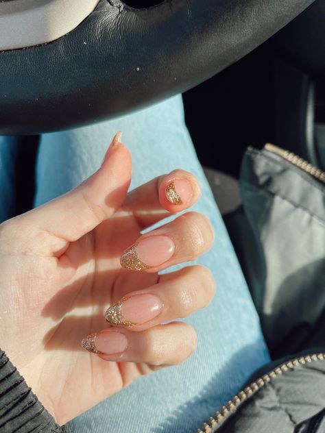 Rose Gold Nails Gel, Ombre Nails French, Gold Sparkly Nails, Gold Nails Prom, French Ombre Nails, Gold Tip Nails, Gold Sparkle Nails, Sparkly Nail Designs, Gold Gel Nails