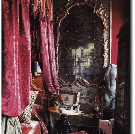 Gothic Canopy Bed, Gothic Bedroom Ideas, Victorian Bohemian Decor, Gothic Decor Bedroom, Canopy Bed Curtains, Gothic Bedroom, Moody Bedroom, Casa Country, Romantic Home Decor