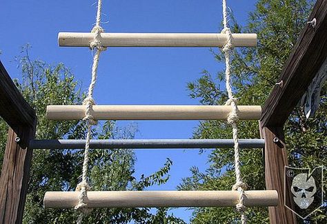 How to Easily Create Your Own Rope Ladder written by Bryan Black of ITS Tactical Ladder Diy, Diy Ladder, Rope Projects, Nautical Diy, Rope Ladder, Art Of Manliness, Nautical Rope, Climbing Rope, Rope Crafts