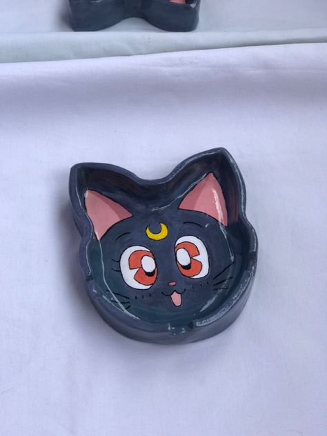 Moon Ashtray Clay, Anime Ashtray, Sailor Moon Clay, Anime Clay Art, Clay Plates, Creation Art, Clay Diy Projects, Tanah Liat, Clay Crafts Air Dry