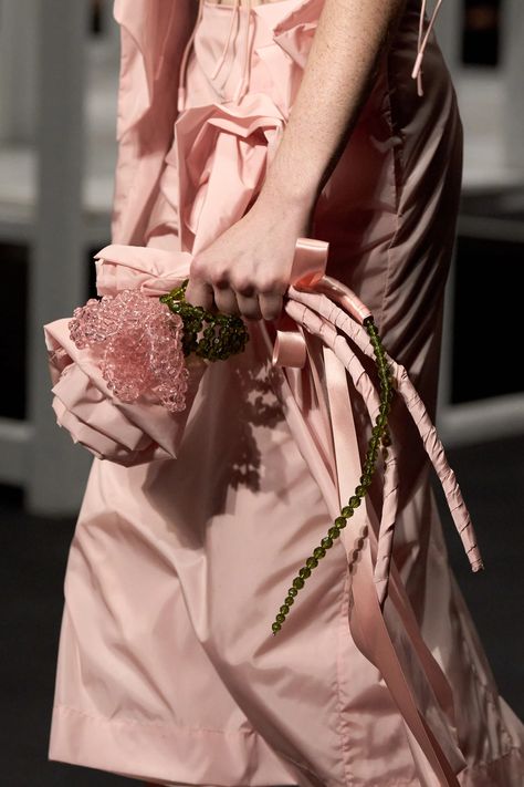 Pink Pie, Runway Details, Tickled Pink, Pink Outfits, Vogue Runway, Spring 2024, Bridesmaid Bouquet, Messy Hairstyles, Bridal Collection