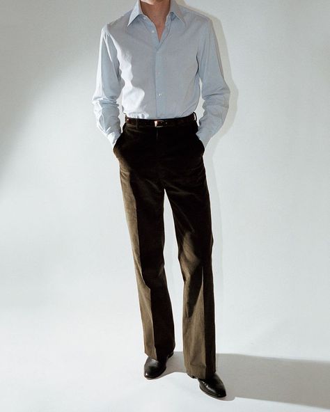 HUSBANDS PARIS on Instagram: "MADE-TO-ORDER type: flared high-waisted trousers fabric: corduroy colour: olive features: belt loops, back…" Formal Outfits For Men Office Wear, Dress Shirt And Pants Men, Relaxed Fit Trousers, Men High Waisted Pants, Office Outfit Men Formal, Flared Pants Outfit Men, Office Look Men, High Waisted Pants Men, Husbands Paris