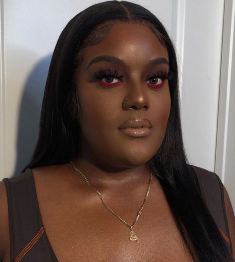 Red Under Eye Makeup, Red Under Eye, Under Eye Makeup, Everyday Makeup Routine, Glam And Glitter, Glamour Makeup, Dark Skin Makeup, Beat Face, Makeup Geek