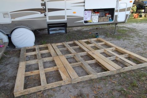 How to Build a Portable Deck for RV – A Super Easy Guide! | Outdoor Fact Diy Rv Deck, Trailer Deck Ideas, Portable Deck For Rv, Deck For Rv, Porch For Camper, Rv Deck, Campsite Decorating, Portable Deck, Trailer Deck