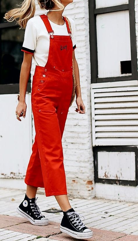 Red Overalls Outfits, Ootd Overall, Overalls Outfit Aesthetic, Red Overalls, Overalls Fashion, Overalls Outfit, Outfits With Converse, Tulum, Daily Fashion