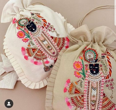 Photo By In Vogue - Trousseau Packers Lord Paintings, Crochet Potli Bag, Kutch Work Designs, Bead Bag, Potli Bag, Diy Bag Designs, Wedding Crafts Diy, Handmade Embroidery Designs, Potli Bags