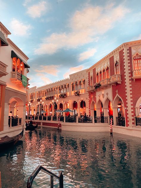 Venetian Hotel, Grand Canal, Las Vegas Strip, Sunset Photography, Las Vegas, Hotel, House Styles