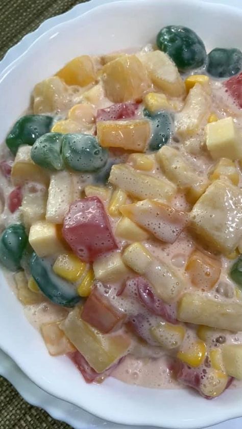 A mouth watering Fruit Salad recipe Filipino version. Filipino Fruit Salad Recipe, Fruit Salad Filipino Style, Fruit Salad Filipino, Filipino Salad, Filipino Fruit Salad, Homemade Fruit Salad, Pilipino Food Recipe, Pinoy Merienda, Fruit Salad Ingredients