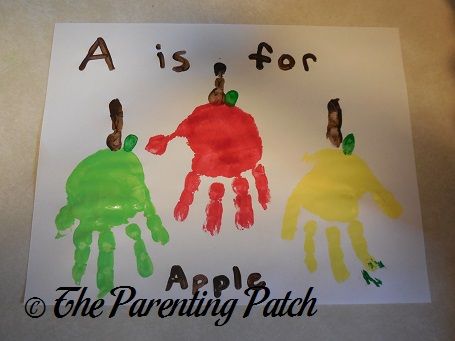 A Is for Apple Handprint Craft #kindergarten #homeschool @parentingpatch Apple Handprint, Art Projects For Kids Preschool, Easy Art Projects For Kids, A Is For Apple, September Crafts, Abc Crafts, Apple Preschool, Apple Activities, Apple Craft