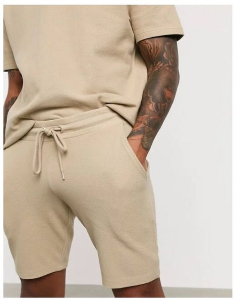 Outfits Hombres, Rihanna Outfits, Mens Shorts Outfits, Trendy Boy Outfits, Beige Shorts, Hip Hop Style, Fashion Designing, Jogger Shorts, Fleece Shorts