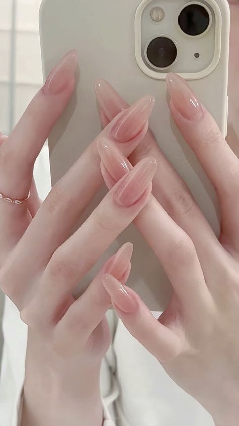 Slim Nails, Slim Hands, Uñas Aesthetic, Subtle Nails, Anime Nails, Beauty Nails Design, Gel Nails Diy, Woman Top, Casual Nails