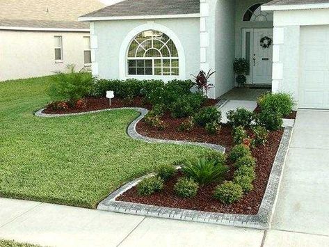 Basic Landscaping, Small Front Yards, Front Yard Flowers, Front Yards Curb Appeal, Yard Garden Design, Front Garden Landscape, Small Front Yard Landscaping, Front Yard Landscape, Driveway Landscaping