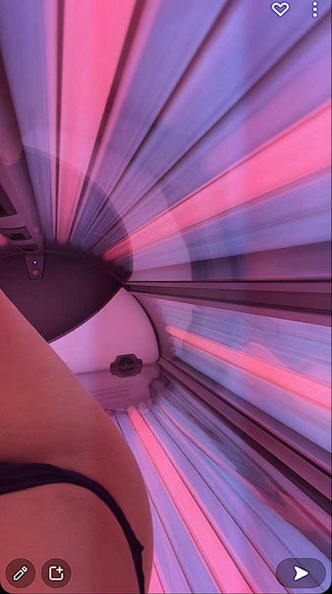 Tan tanning bed tan lines Tan Bed, Fake Tanning Aesthetic, Tanning Bed Before And After, Tanning Bed Pictures, Tanning Bed Aesthetic, Aesthetic Story, Tanning Beds, Tanning Selfies Instagram, Tanning Aesthetic Pool