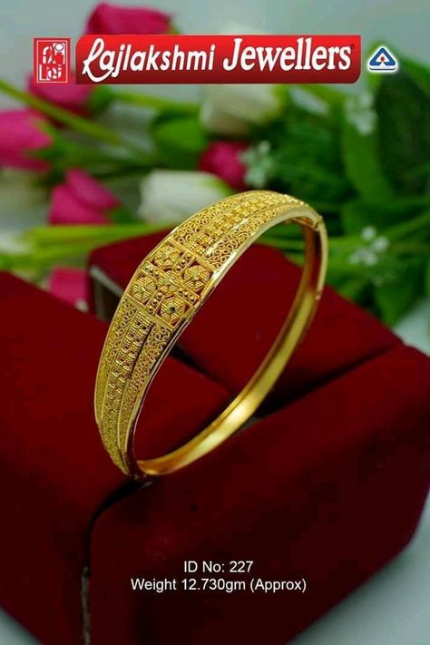 Gold Kada Design For Women, Ladies Gold Rings, Gold Jewelry Prom, Unique Gold Jewelry Designs, Gold Jewels Design, Gold Bangles For Women, Gold Jewelry Outfits, Indian Bridal Jewelry Sets, Baby Bangles