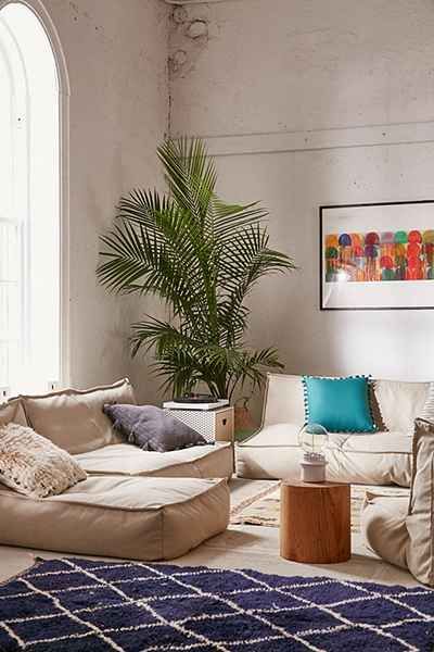 Floor Pillows Living Room, Floor Cushions Living Room, Floor Seating Cushions, Floor Seating Living Room, Furnitur Ruang Keluarga, Seating Ideas, Living Room Cushions, Floor Sitting, Floor Seating