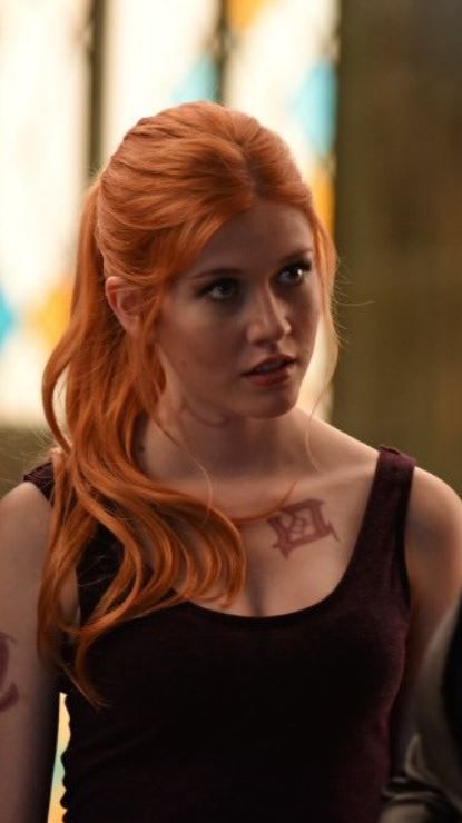 Clary in Shadowhunters TV #shadowhunters #shadowworld #fairchild #claryfray #shadowhunterstv Shadowhunters, Red Hair, Tattoos, Red, Hair