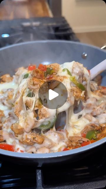 Chicken Cheesesteak Recipe, Schezwan Chicken, Chicken Philly Cheesesteak, Philly Sandwich, Chicken Cheesesteak, Chicken Philly, Chefs Recipes, Philly Cheese Steak Recipe, Philly Food