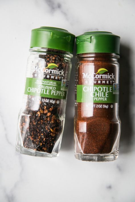 Small spice jars of chipotle chile powder and crushed chipotle peppers. Chicken Tacos Recipes, Best Chicken Tacos, Best Chicken Taco Recipe, Spices Jar, Chicken Breast Tacos, Fmcg Products, Chipotle Tacos, Chicken Tacos Recipe Easy, Street Taco Recipe