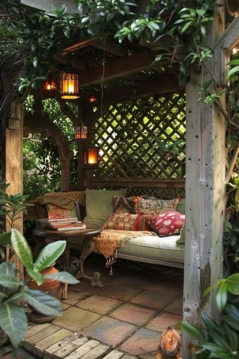 Rustic Garden Furniture, Boho Outdoor Space, Outdoor Reading Nooks, Reading Nook Ideas, Moroccan Garden, Sacred Garden, Garden Nook, Small Patio Garden, Farmhouse Look