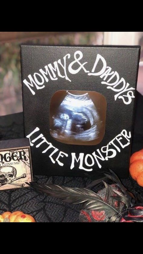 Halloween Shower Ideas, Nightmare Before Christmas Babyshower, Christmas Baby Shower Ideas, Nightmare Before Christmas Baby, Office Baby Showers, Monster Baby Showers, October Baby Showers, Halloween Gender Reveal, Gothic Baby